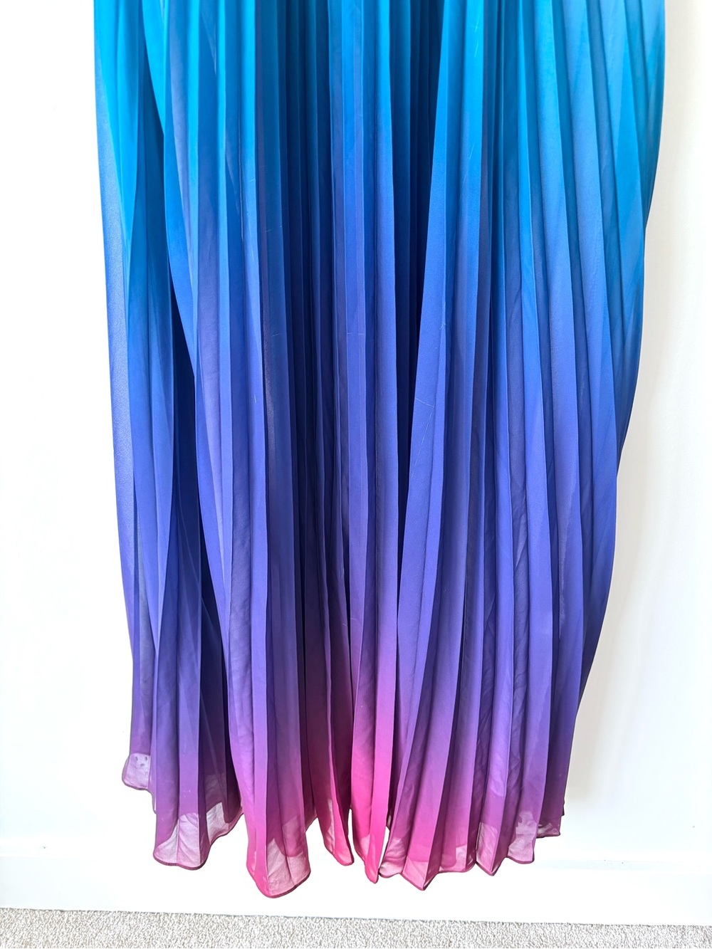L'ATISTE Pleated Halter Neck Maxi Dress Low Back Ombré Purple Blue Pink Formal - Picture 5 of 13